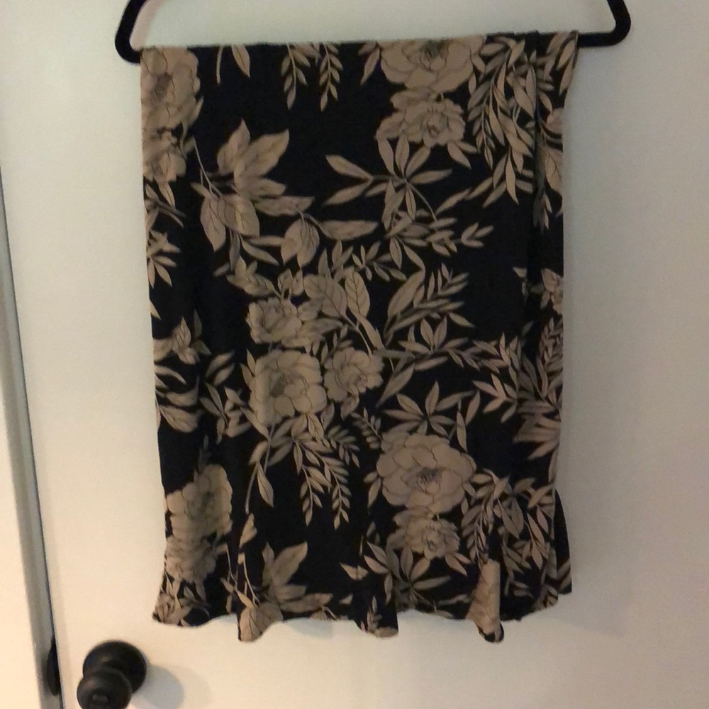 Floral print skirt